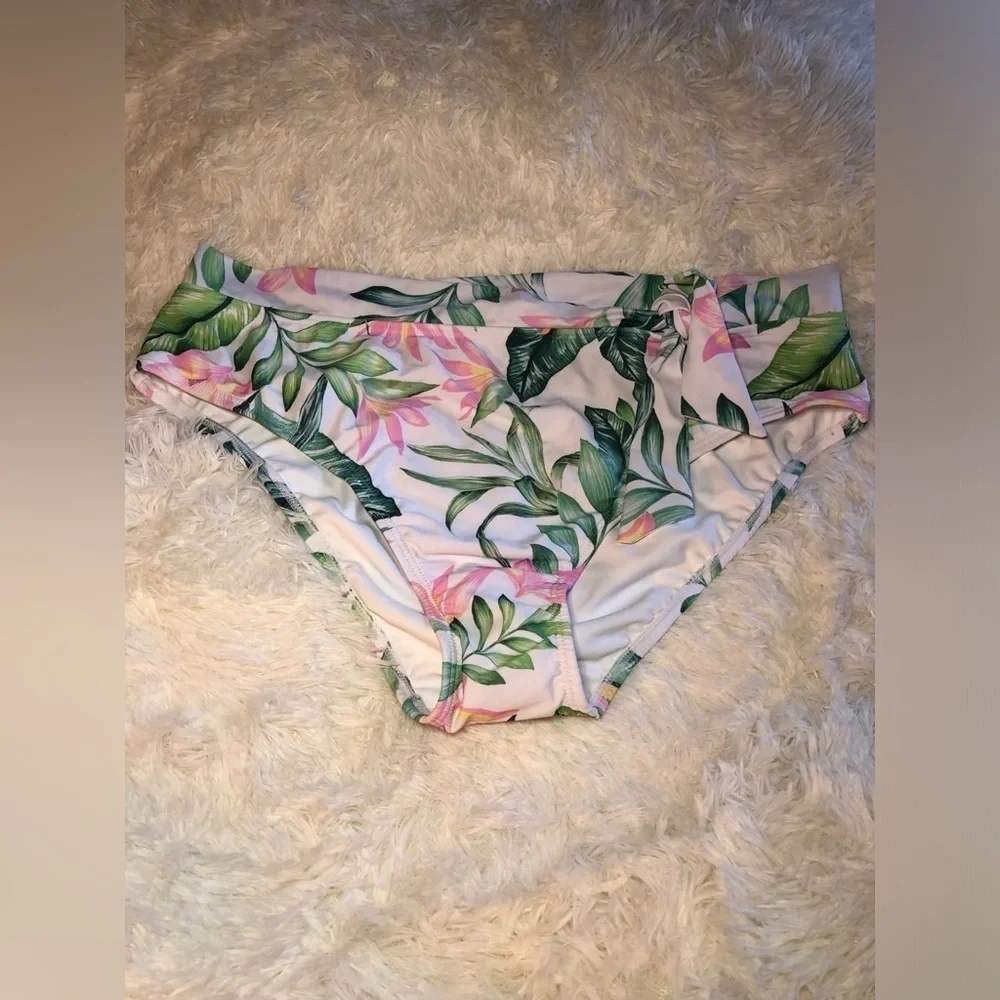 VENUS Tropical Leaf Print Women's Bathing suit bottoms size 20 NWOT